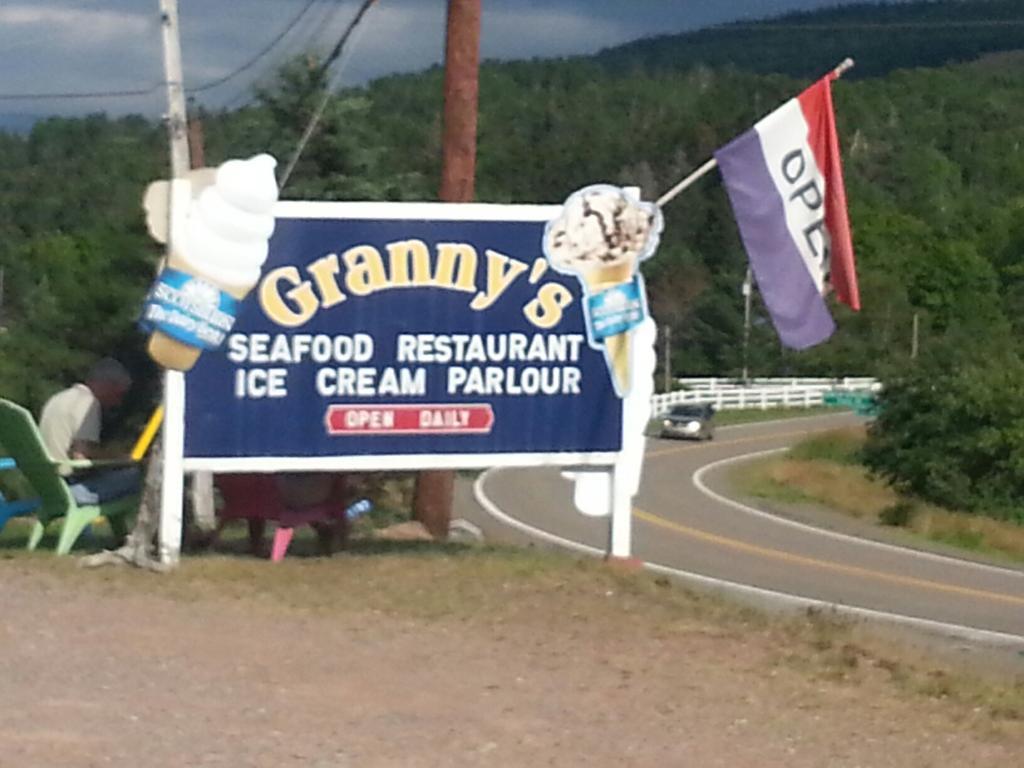 Granny`s Seafood Restaurant & Ice Cream Parlour