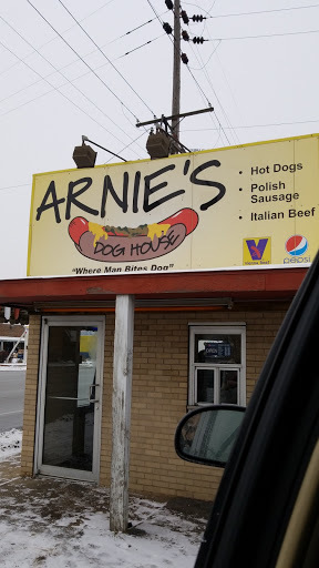 Arnie`s Dog House