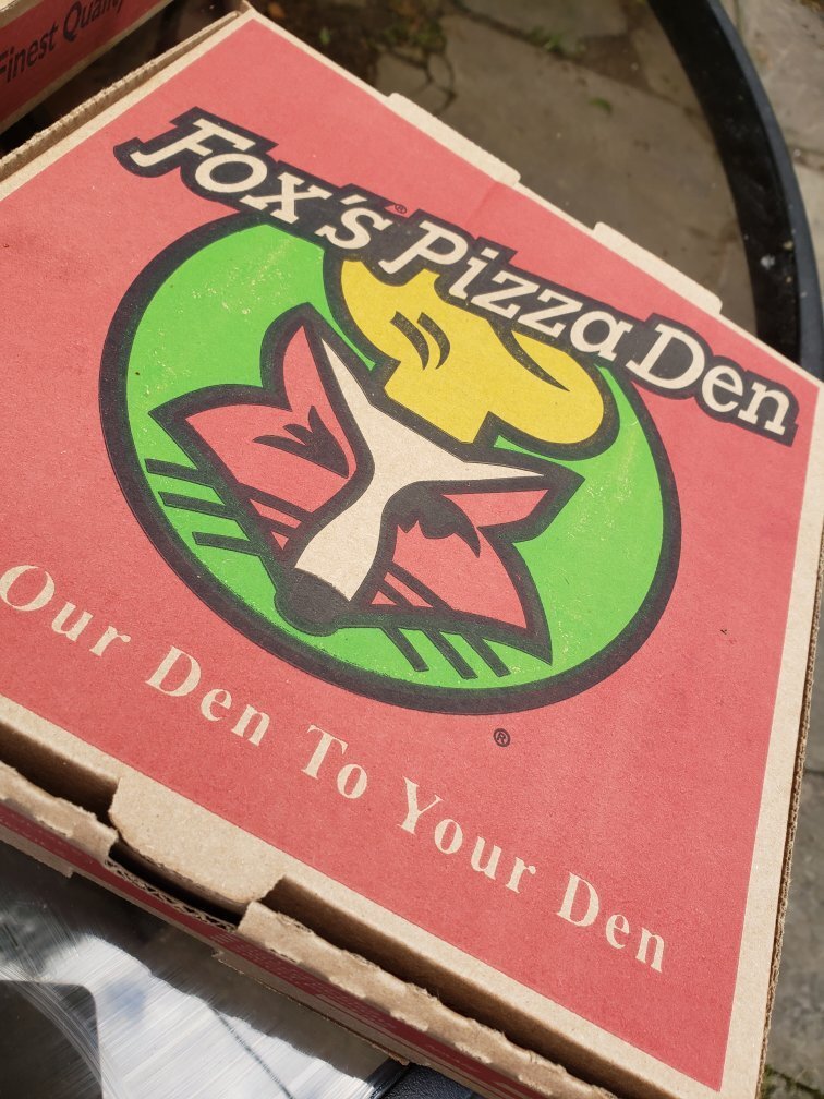 Fox`s Pizza Den